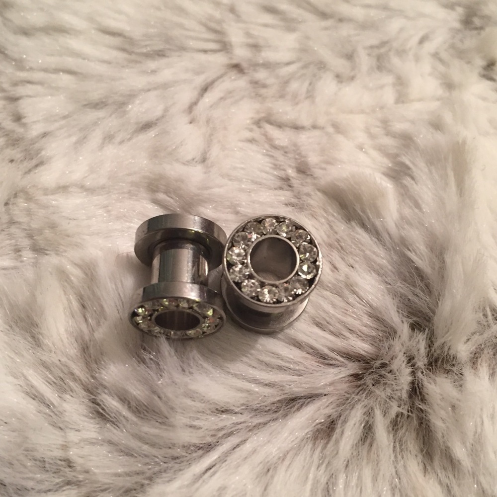 2g Silver and crystal tunnels